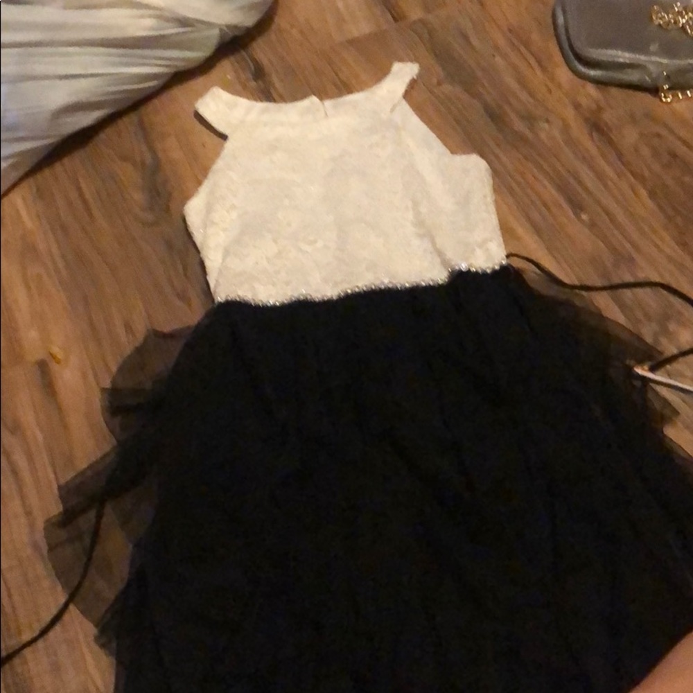 WHITE AND BLACK DRESS